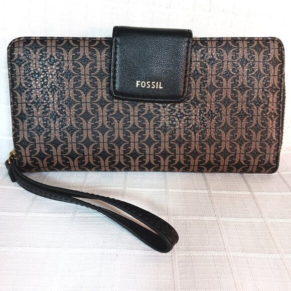 Fossil Handbags - New Fossil Madison Zip Clutch Wallet Wristlet Brown/Black NWOT